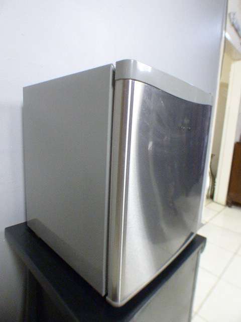 A stunning Hisense 46lt bar fridge in great working condition!!! Bargain!!!