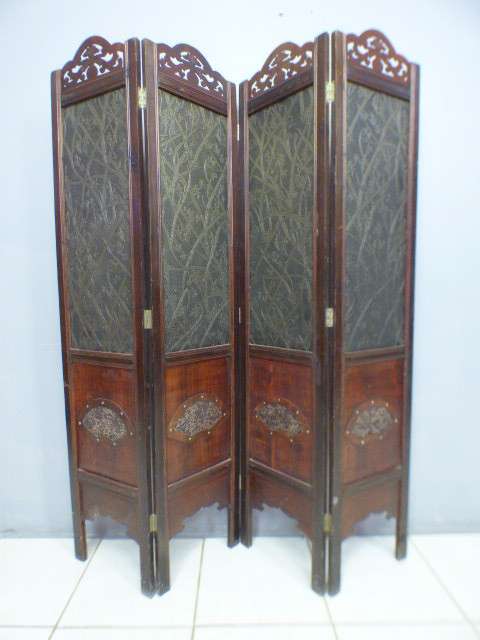A fabulous wooden 4 panel, very ornate room divider. Beautiful!!!