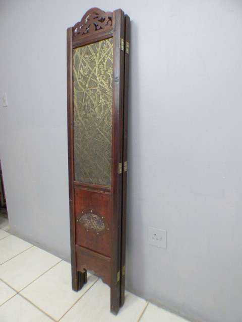A fabulous wooden 4 panel, very ornate room divider. Beautiful!!!