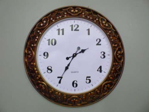 Awesome large battery operated wall clock. Stunning on a larger wall RS17Sale