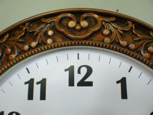 Awesome large battery operated wall clock. Stunning on a larger wall RS17Sale