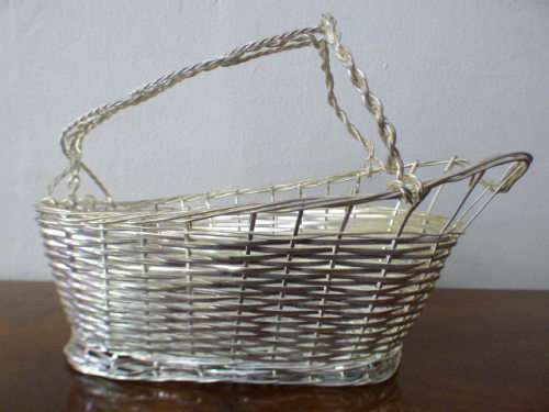 A fabulous silver plated (woven) wine basket Queen Victoria Regency Collection - Beautiful! RS17Sale