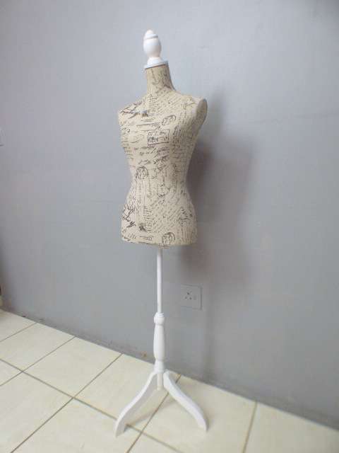 A lovely dressmakers mannequin dummy female display bust in fabulous condition.