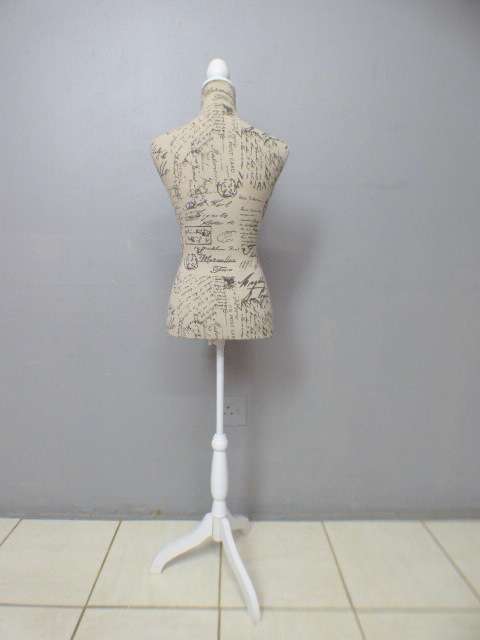 A lovely dressmakers mannequin dummy female display bust in fabulous condition.