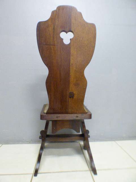 Lovely vintage Tudor style occasional chair, perfect in a lounge, study, living areas - RS17Sale