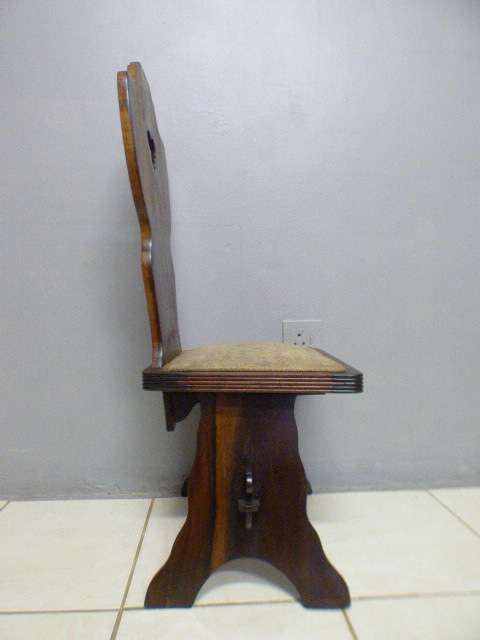 Lovely vintage Tudor style occasional chair, perfect in a lounge, study, living areas - RS17Sale