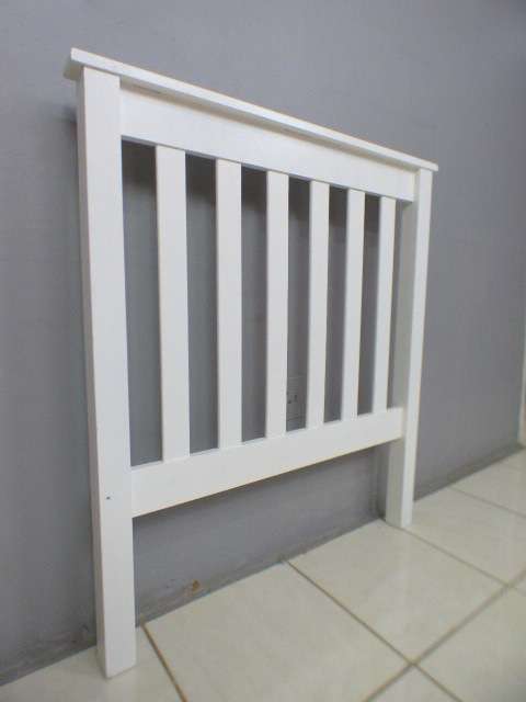 A lovely sturdy painted white wood single bed headboard. Beautiful in all bedrooms!!RS17Bed