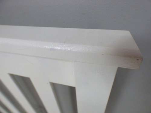 A lovely sturdy painted white wood single bed headboard. Beautiful in all bedrooms!!RS17Bed