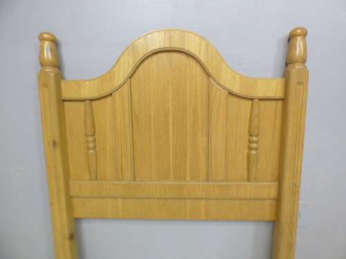 Two exquisite oak single bed size headboards in great condition!! Fabulous in all bedrooms!!RS17Bed