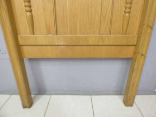 Two exquisite oak single bed size headboards in great condition!! Fabulous in all bedrooms!!RS17Bed