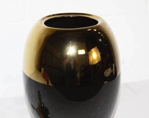 A superb X-large "Kremlin" Gold and black ceramic lidded urn vase in excellent condition