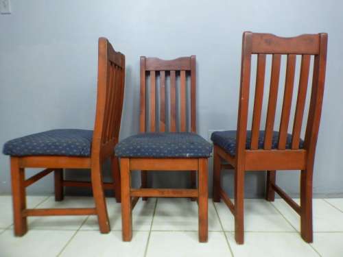 6 lovely vintage dining room chairs, perfect for a refurbishment project.