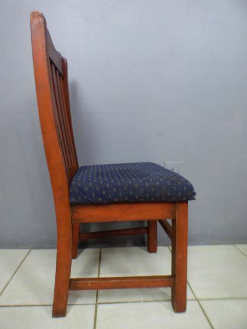 6 lovely vintage dining room chairs, perfect for a refurbishment project.