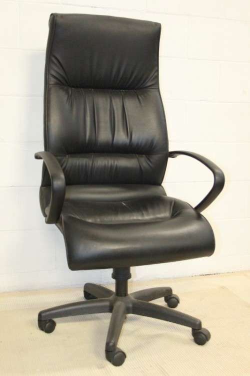 Well made faux-leather swivel hi-back office/ desk chair - ideal for a home office/ study - RS17Sale