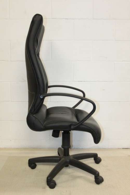 Well made faux-leather swivel hi-back office/ desk chair - ideal for a home office/ study - RS17Sale