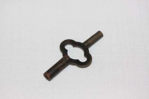 **RS17** A gorgeous ornate brass bevelled glass carriage clock w/ repousse detail & roman numerals