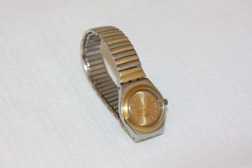 A beautiful Swiss made two-tone (Silver & gold) Swatch "Irony" ladies watch in working condition