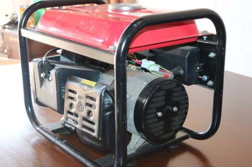 A Sunny SN1800 petrol generator in full working condition - up to 6 hours of power! - RS17Sale