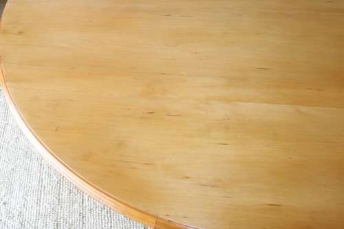 A fabulous solid yellow wood & imbuia 6 seater  round dining room table, beautiful & elegant!!!