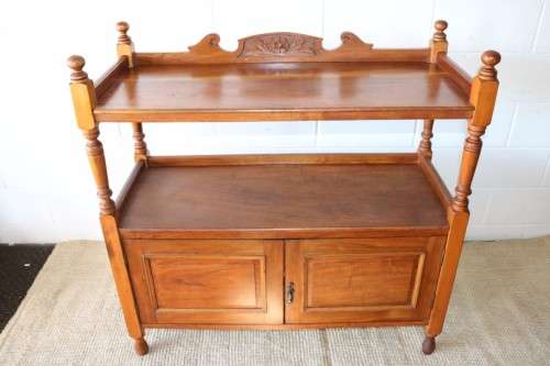 A lovely vintage solid teak cabinet/ side server with loads of space, perfect for a dining room