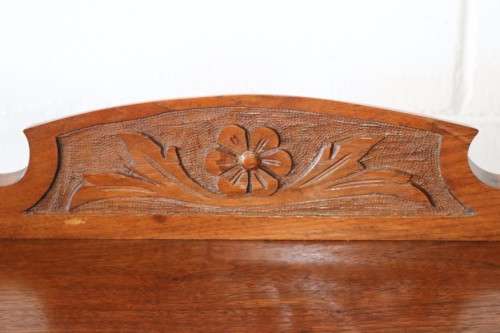 A lovely vintage solid teak cabinet/ side server with loads of space, perfect for a dining room
