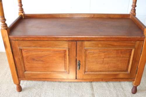 A lovely vintage solid teak cabinet/ side server with loads of space, perfect for a dining room