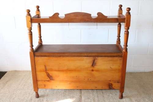 A lovely vintage solid teak cabinet/ side server with loads of space, perfect for a dining room