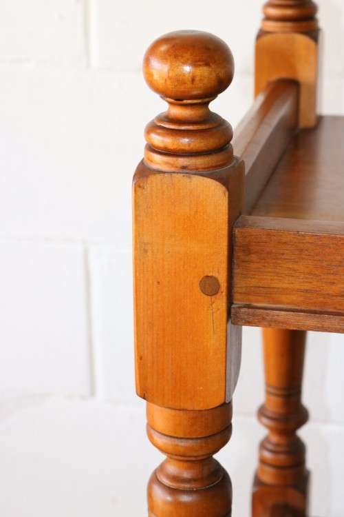 A lovely vintage solid teak cabinet/ side server with loads of space, perfect for a dining room