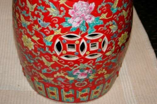 **RS17** A stunning & vibrant hand painted Chinese glaze porcelain garden table & 4x stools