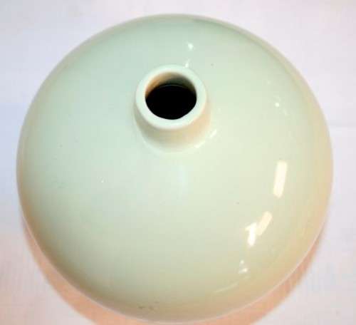 A beautiful "modern" pale green decorative flower vase in excellent condition - RS17Sale