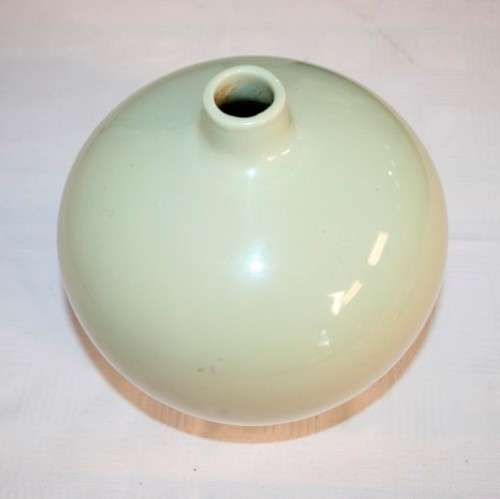 A beautiful "modern" pale green decorative flower vase in excellent condition - RS17Sale