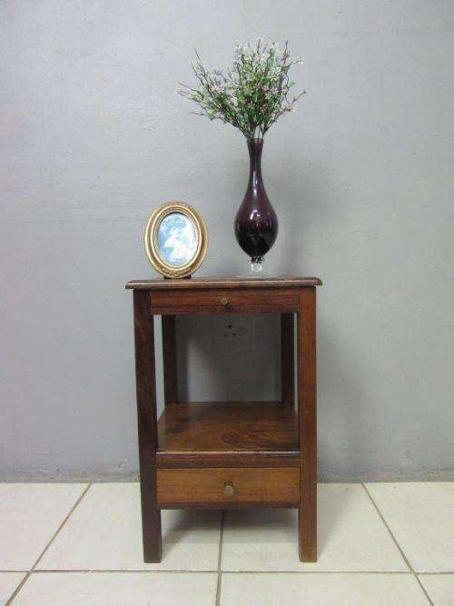 A lovely modern single pedestal/ occasional table with a drawer  in amazing condition - very stylish