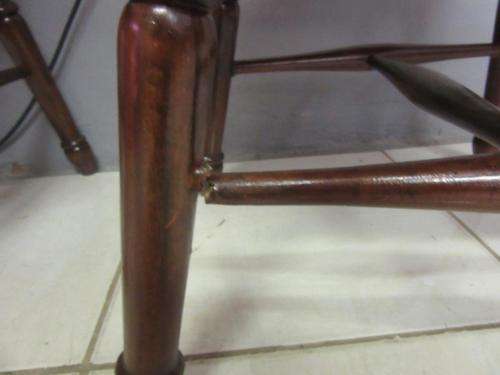 Stunning antique 4 to 6 seater dining suite w/ a round table & 4x chairs in good condition; RS17Sale