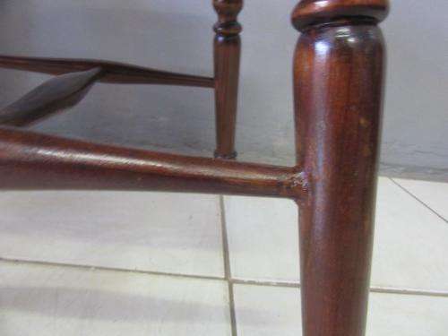 Stunning antique 4 to 6 seater dining suite w/ a round table & 4x chairs in good condition; RS17Sale