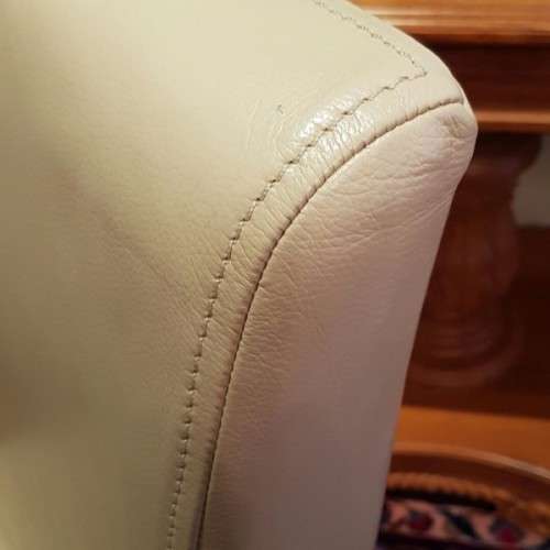 A superb modern styled long (2.4m) dining room table w/ 6x stunning genuine leather high-back chairs