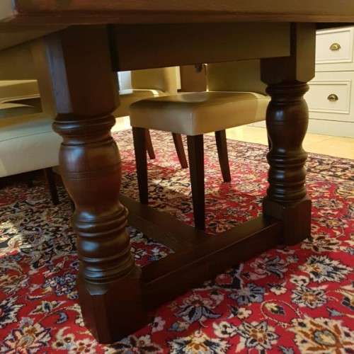 A superb modern styled long (2.4m) dining room table w/ 6x stunning genuine leather high-back chairs