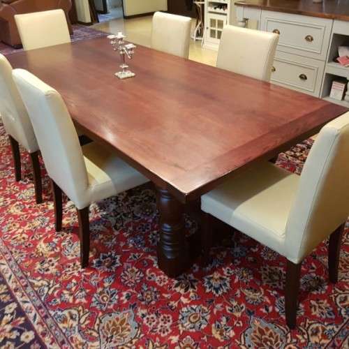 A superb modern styled long (2.4m) dining room table w/ 6x stunning genuine leather high-back chairs