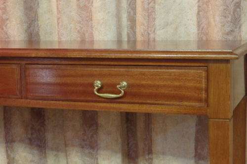 **RS17_Clearance** Awesome & well made quality double-drawer mahogany hallway table w/ brass handles