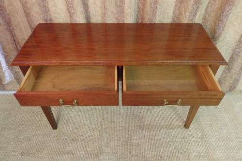 **RS17_Clearance** Awesome & well made quality double-drawer mahogany hallway table w/ brass handles