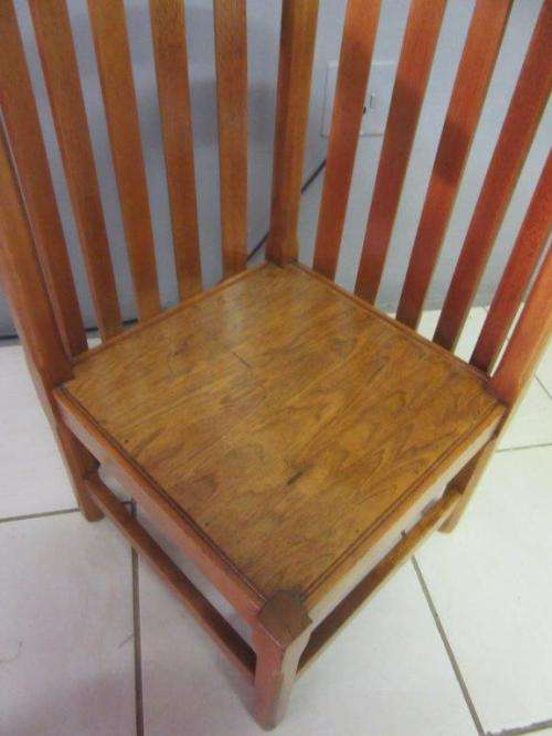 A wonderful solid oak round "barrel back" corner chair in good condition - lovely!