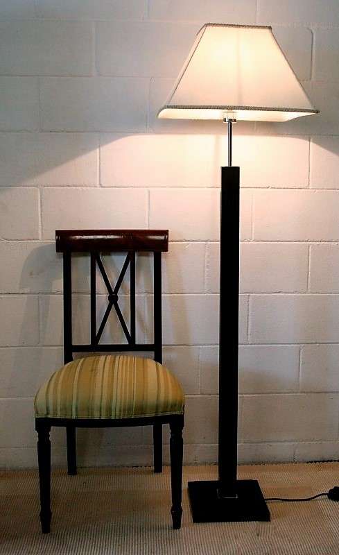 Superb tall mahogany "fluted" standing (floor) lamps with gorgeous large top-quality lampshade