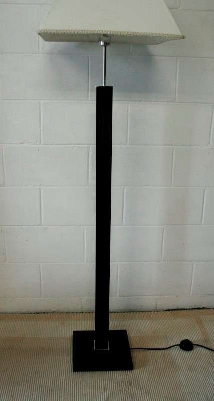 Superb tall mahogany "fluted" standing (floor) lamps with gorgeous large top-quality lampshade