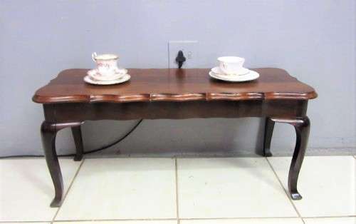 Awesome vintage Imbuia Queen Anne centre coffee table with cabriole legs in great condition RS17Sale