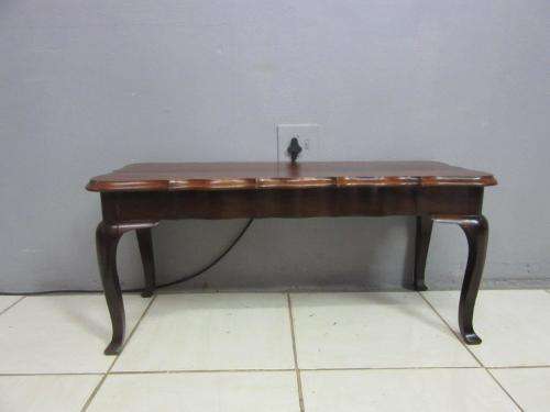 Awesome vintage Imbuia Queen Anne centre coffee table with cabriole legs in great condition RS17Sale