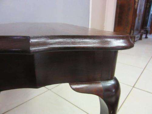 Awesome vintage Imbuia Queen Anne centre coffee table with cabriole legs in great condition RS17Sale