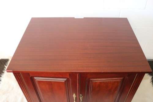 Stunning Mahogany mini bar cabinet with a shelf inside - perfect for a guest bedroom! RS17Bed