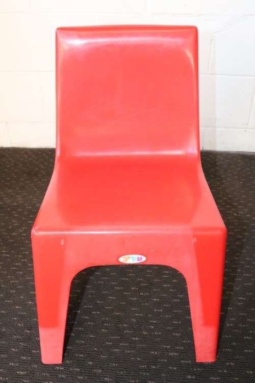 A set of 7x kids multi-coloured plastic chairs & a blue kids table; perfect for kids play room