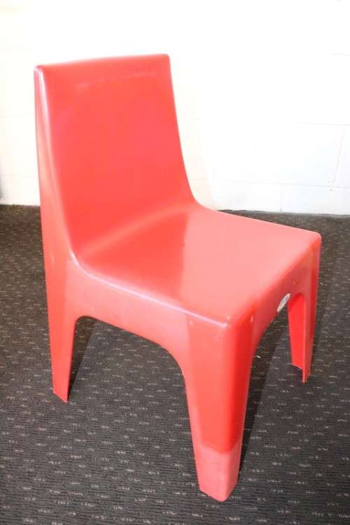 A set of 7x kids multi-coloured plastic chairs & a blue kids table; perfect for kids play room