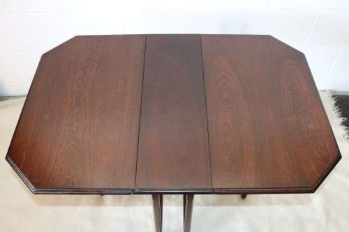 A lovely designed vintage "drop-leaf" occasional/ console/ card table in great condition