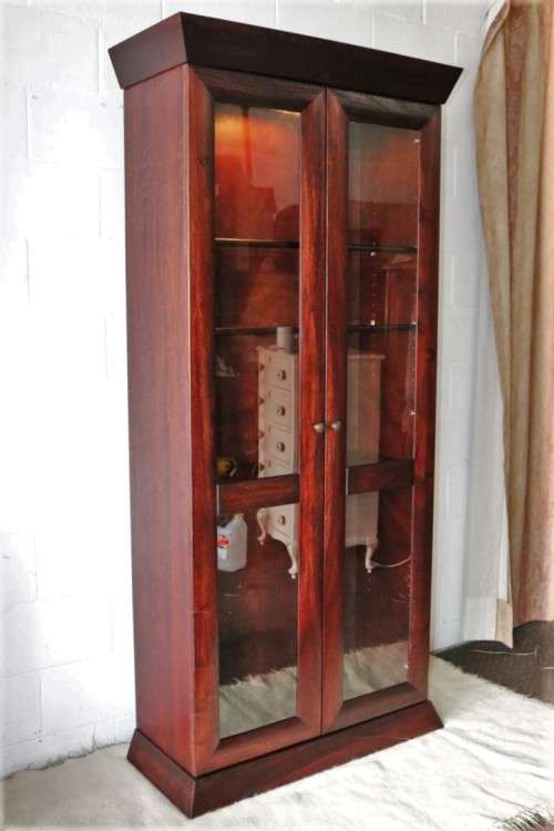 A magnificent Weylandts "Havana" double-door bookcase with glass shelves and a built-in light - WOW